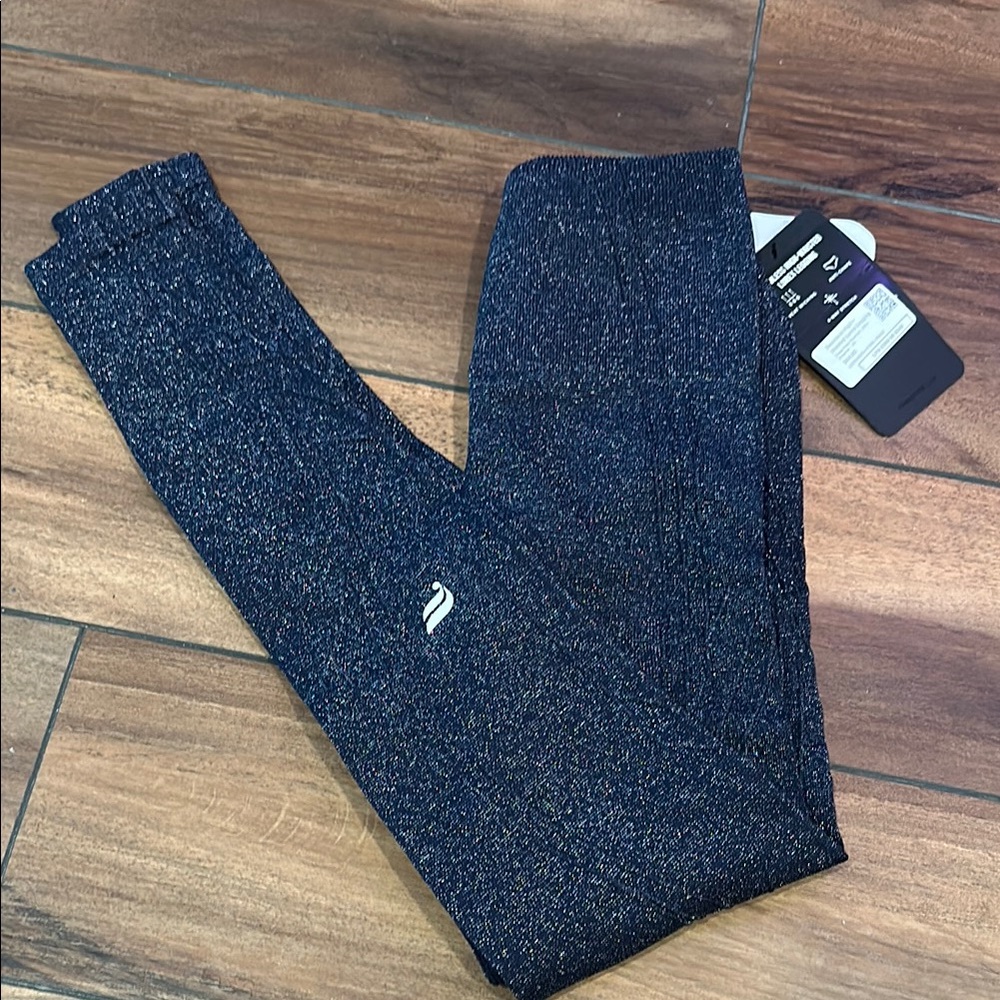 💠NWT Fabletics Lurex Leggings (XS)